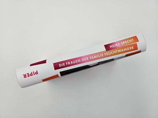 Innenansicht des Buches „Die Frauen der Familie Feuchtwanger“
