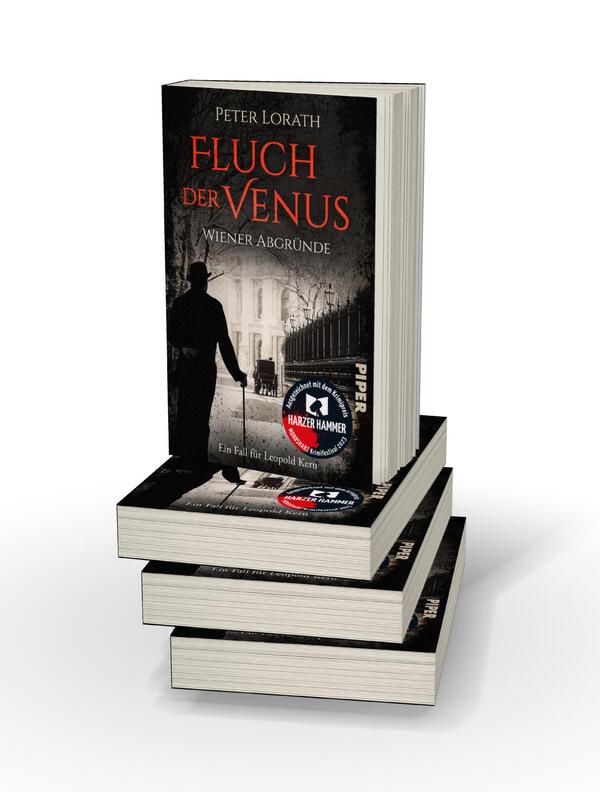 Bücherstapel des Buches „Fluch der Venus – Wiener Abgründe“