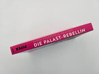 Außenansicht des Buches „Die Palast-Rebellin“