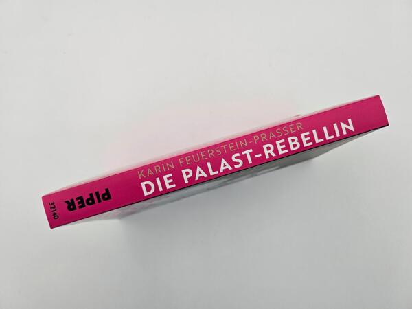 Außenansicht des Buches „Die Palast-Rebellin“