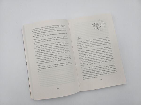 Außenansicht des Buches „The Best Kind of Chaos“