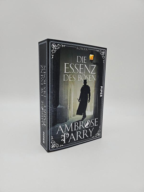Innenansicht des Buches „Die Essenz des Bösen“