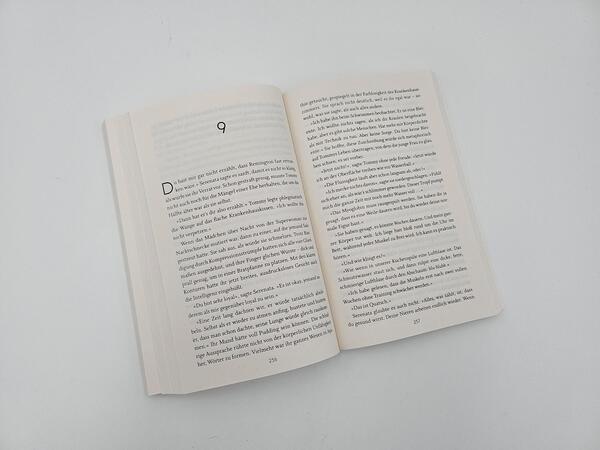 Innenansicht des Buches „Die Letzten werden die Ersten sein“