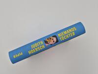 Außenansicht des Buches „Niemands Töchter“