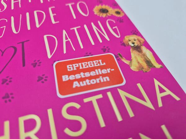 Außenansicht des Buches „Josh and Hazel's Guide to Not Dating“