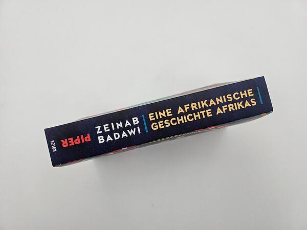 Außenansicht des Buches „Eine afrikanische Geschichte Afrikas“