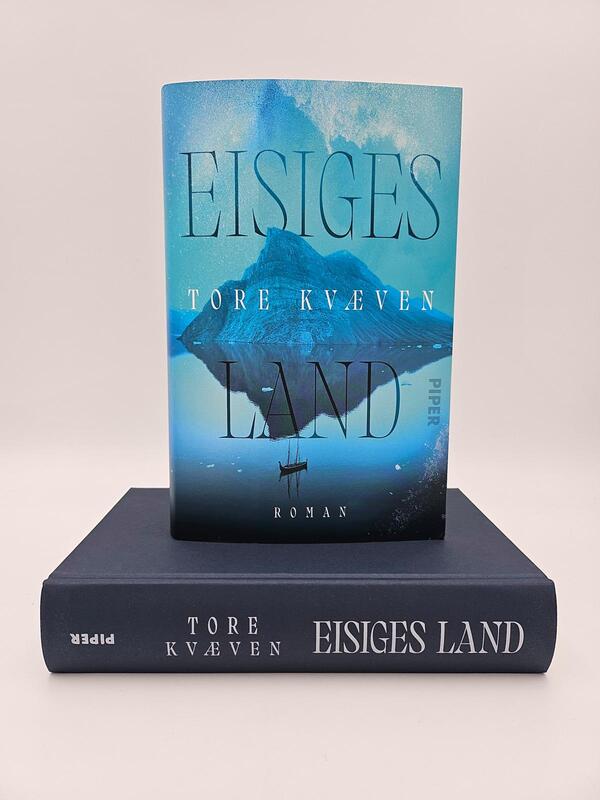 Innenansicht des Buches „Eisiges Land“