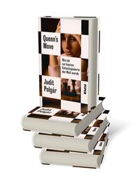 Bücherstapel des Buches „Queen’s Move“