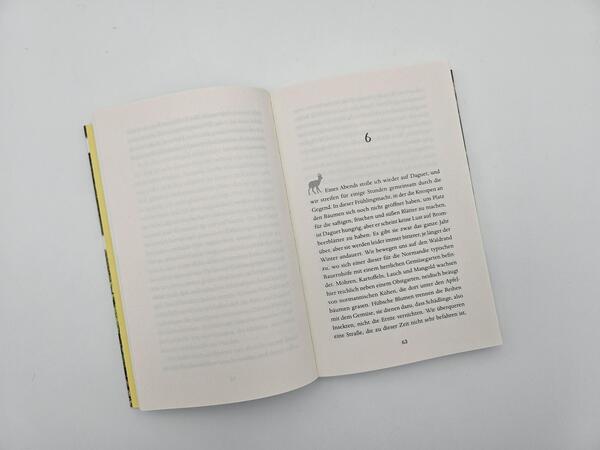 Außenansicht des Buches „Leben unter Rehen“