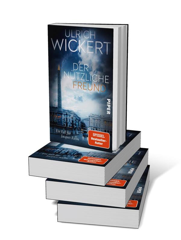 Bücherstapel des Buches „Der nützliche Freund“