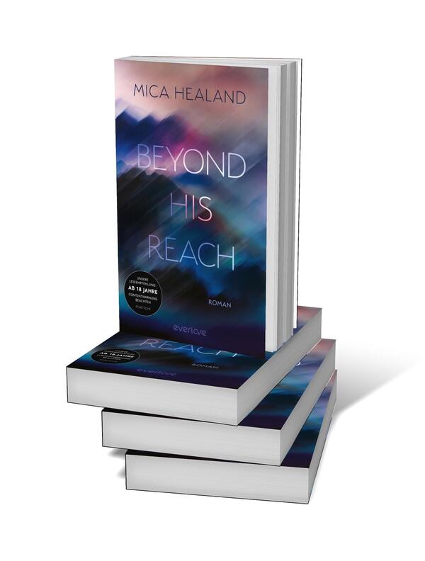 Bücherstapel des Buches „Beyond his Reach“