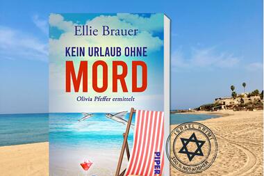 Cover von Ellie Brauers „Kein Urlaub ohne Mord“ vor Strandkulisse