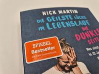 Außenansicht des Buches „Die geilste Lücke im Lebenslauf – Die dunkle Seite“
