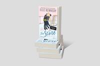 Bücherstapel des Buches „The Score – Mitten ins Herz“