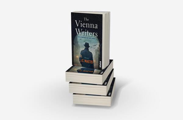 Bücherstapel des Buches „The Vienna Writers – Sie schrieben um ihr Leben“