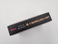 Innenansicht des Buches „A Marvellous Light “