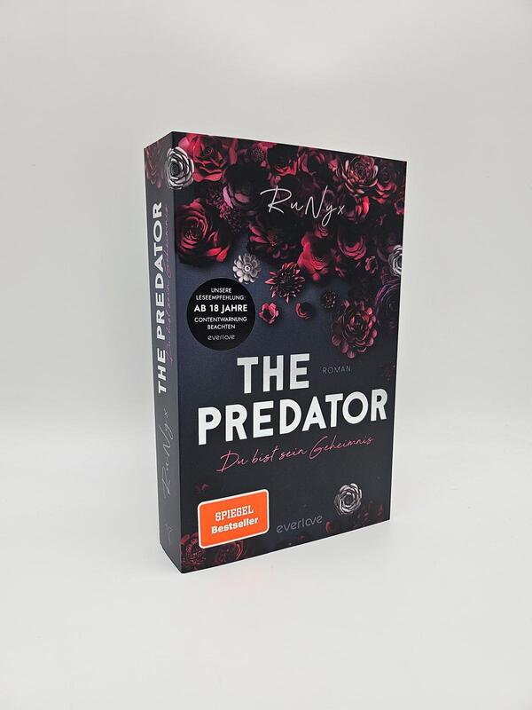 Außenansicht des Buches „The Predator – Du bist sein Geheimnis“