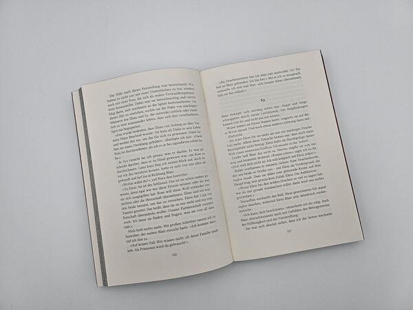 Außenansicht des Buches „Freed by Fire“