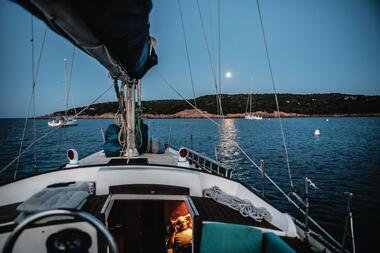 Segelboot auf dem Wasser