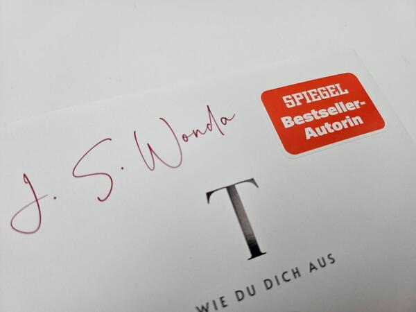 Außenansicht des Buches „Toxic“