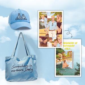 Abbildung einer blauen Cord-Strandtasche, einer blauen Cord-Cap sowie Vorder- und Rückseite des zu gewinnenden Plakats.