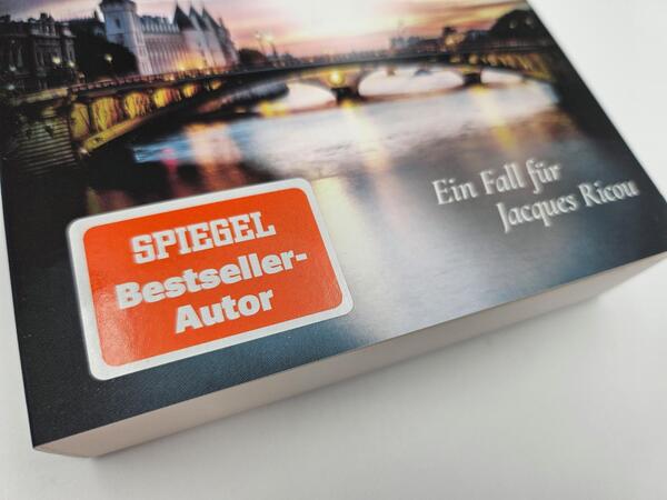 Außenansicht des Buches „Die Schatten von Paris“