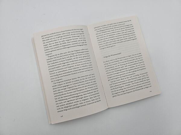 Außenansicht des Buches „Lauter Lügen“
