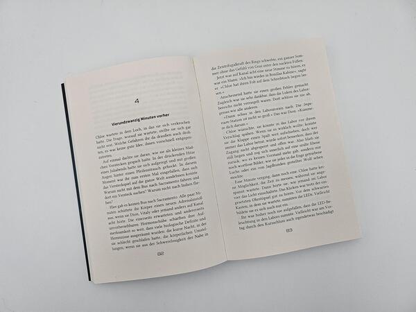 Außenansicht des Buches „Exit Black“