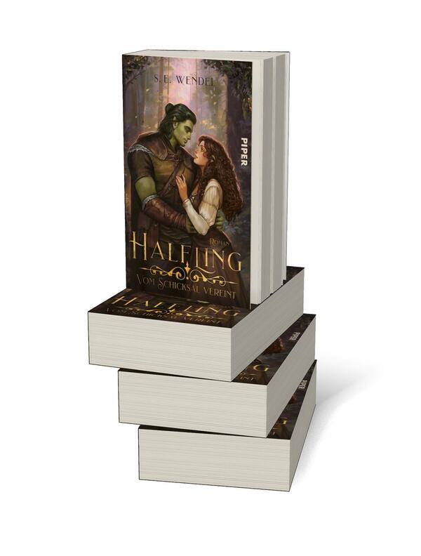 Bücherstapel des Buches „Halfling“