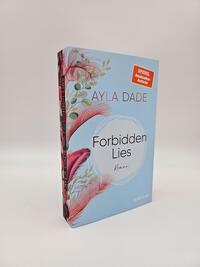 Innenansicht des Buches „Forbidden Lies“