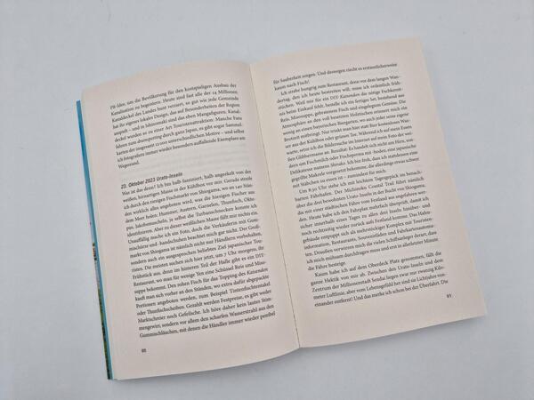 Außenansicht des Buches „Hiking Asia“