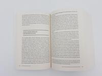 Innenansicht des Buches „Gewalt und Mitgefühl“