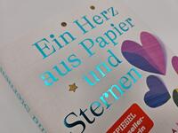 Außenansicht des Buches „Ein Herz aus Papier und Sternen“