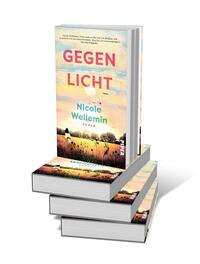 Bücherstapel des Buches „Gegenlicht“
