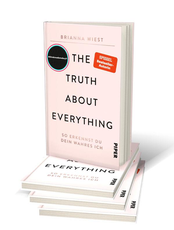 Bücherstapel des Buches „The Truth about Everything“