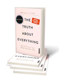 Bücherstapel des Buches „The Truth about Everything“