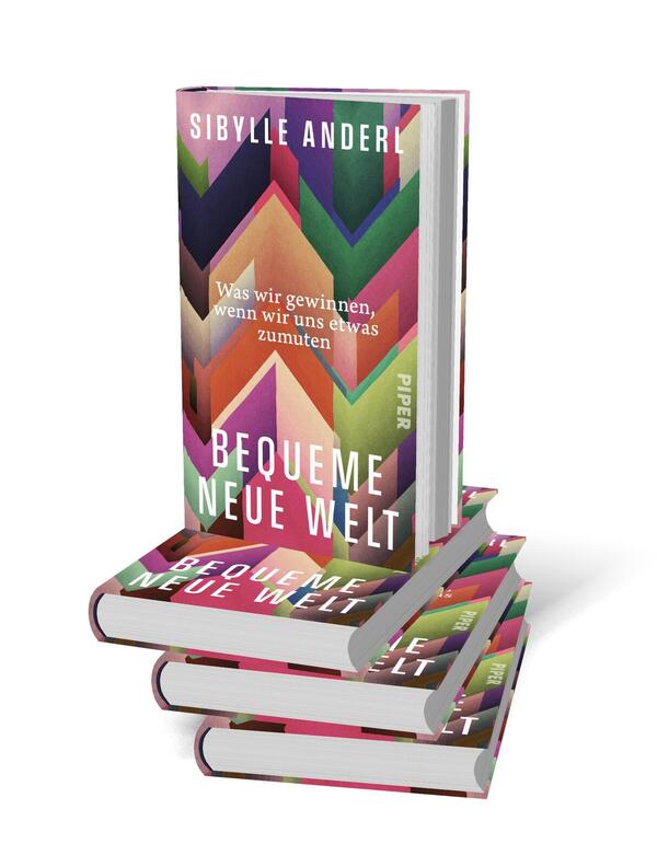 Bücherstapel des Buches „Bequeme neue Welt“