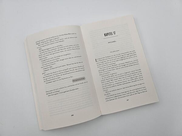 Außenansicht des Buches „Corrupt – Dunkle Versuchung“