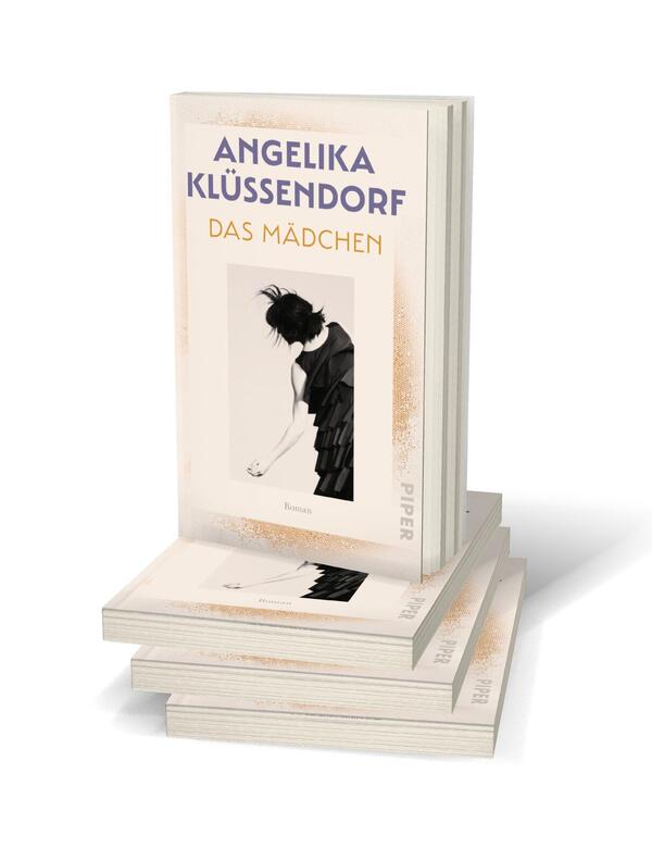 Bücherstapel des Buches „Das Mädchen“