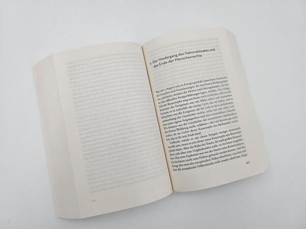 Innenansicht des Buches „Elemente und Ursprünge totaler Herrschaft“