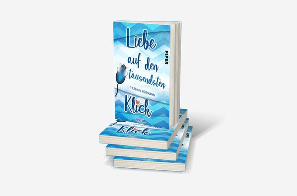 Bücherstapel des Buches „Liebe auf den tausendsten Klick“