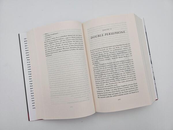 Außenansicht des Buches „Book of Lives “