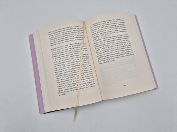 Außenansicht des Buches „Vatertage“