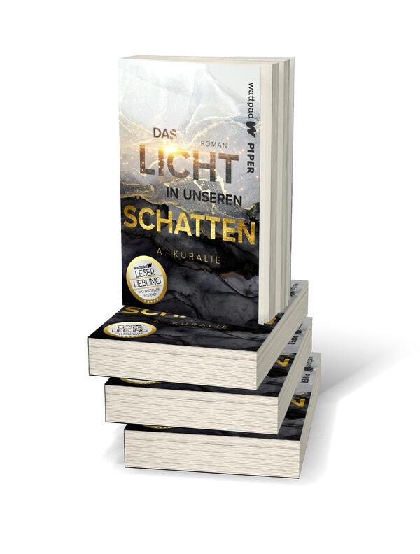Bücherstapel des Buches „Clashing Hearts: Das Licht in unseren Schatten“