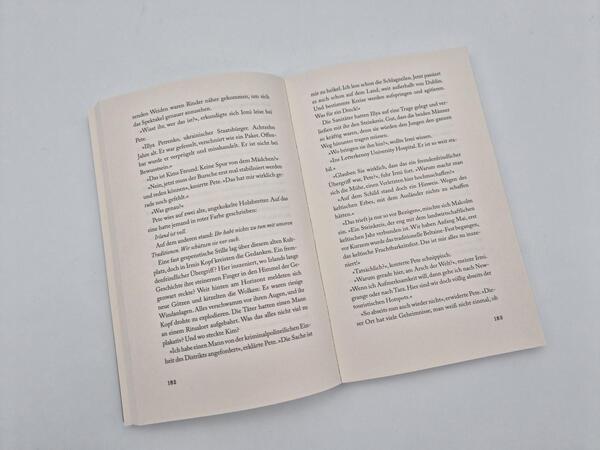 Außenansicht des Buches „Schroffe Klippen“