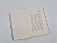Außenansicht des Buches „Wir alle“