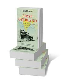 Bücherstapel des Buches „First Overland. Als Erste im Land Rover 18.000 Meilen von London nach Singapur “