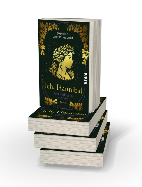 Bücherstapel des Buches „Ich, Hannibal“