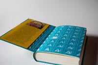 Innenansicht des Buches „Wo die Toten tanzen“