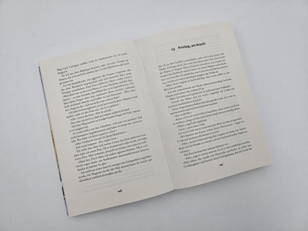 Außenansicht des Buches „Invasion“